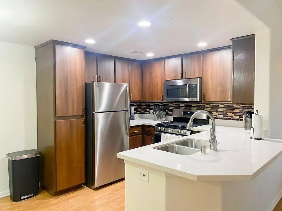 Luxury Getaway W/ Pool, Fast Wi-Fi & Free Parking Apartment Las Vegas