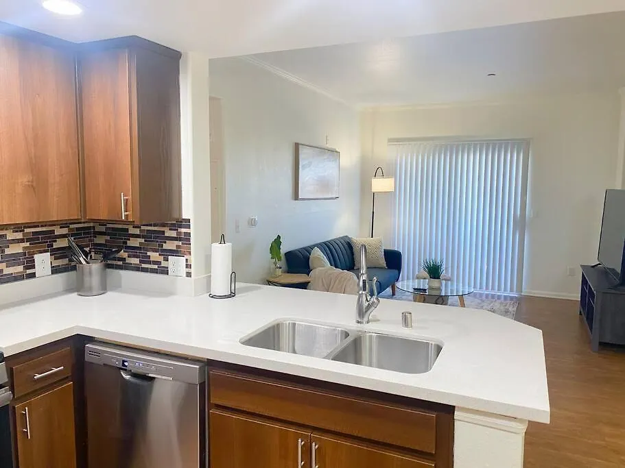 Luxury Getaway W/ Pool, Fast Wi-Fi & Free Parking Apartment Las Vegas 0*,  United States